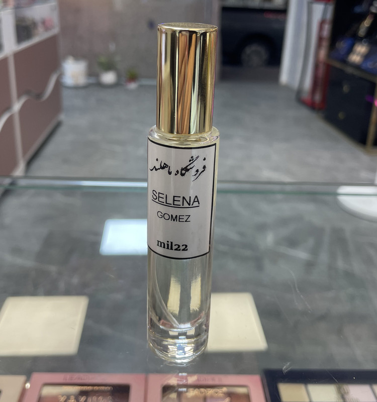 عطر زنانه سلنا گومز مدل mil22 با درپوش طلایی